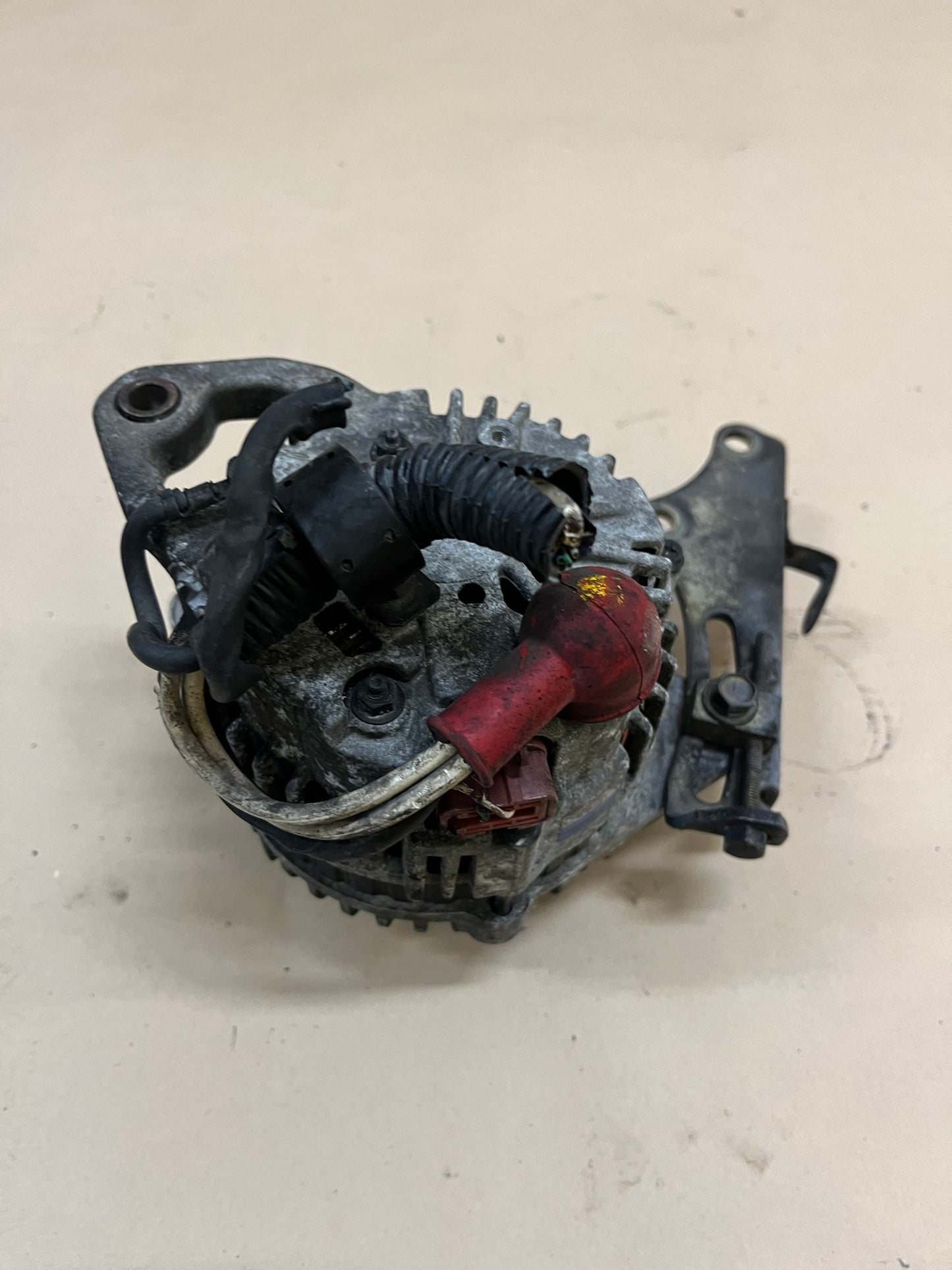 R33 GTS-T Alternator & Bracket