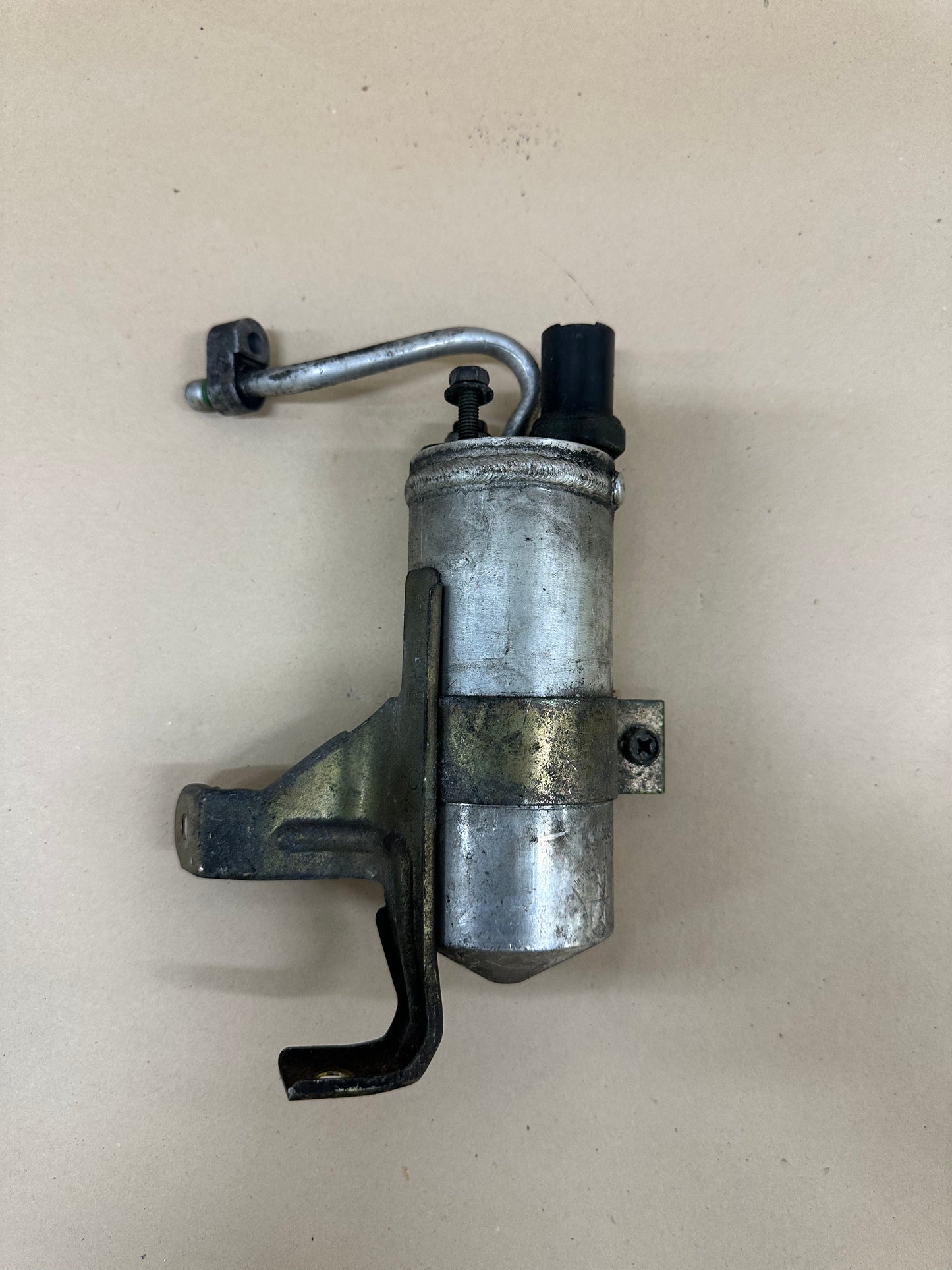 S15 Receiver Drier With Bracket