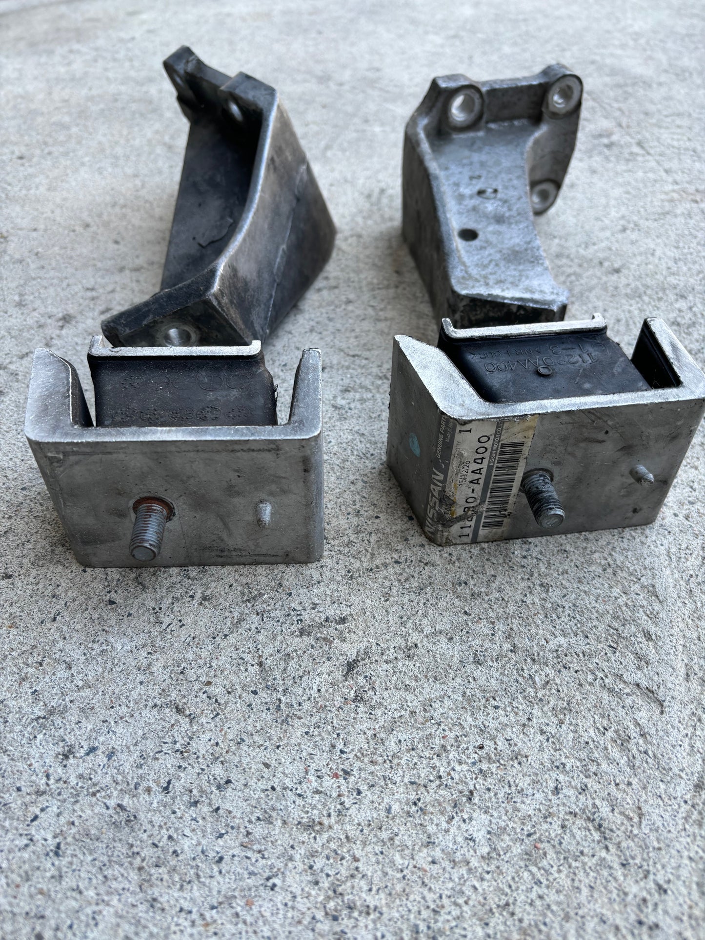 R32 Skyline OEM Engine Mounts